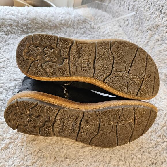 Born Women's Tinley Side Zip Distressed Suede Leather Ankle Boots Size 7 Black - Picture 4 of 7